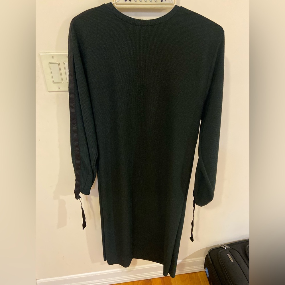 Zara Midi green dress with black string ties at the sleeves